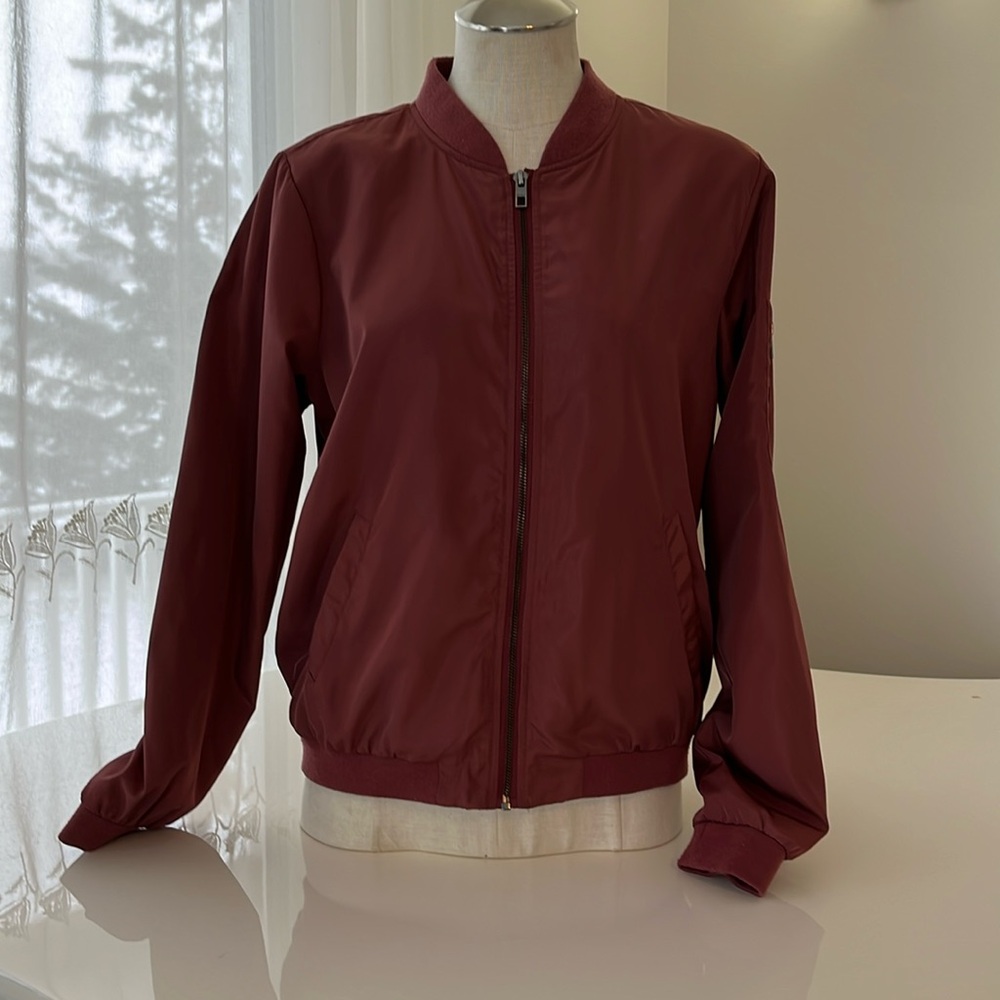 Only Women's Bomber Jacket in Burgundy / copper-rose